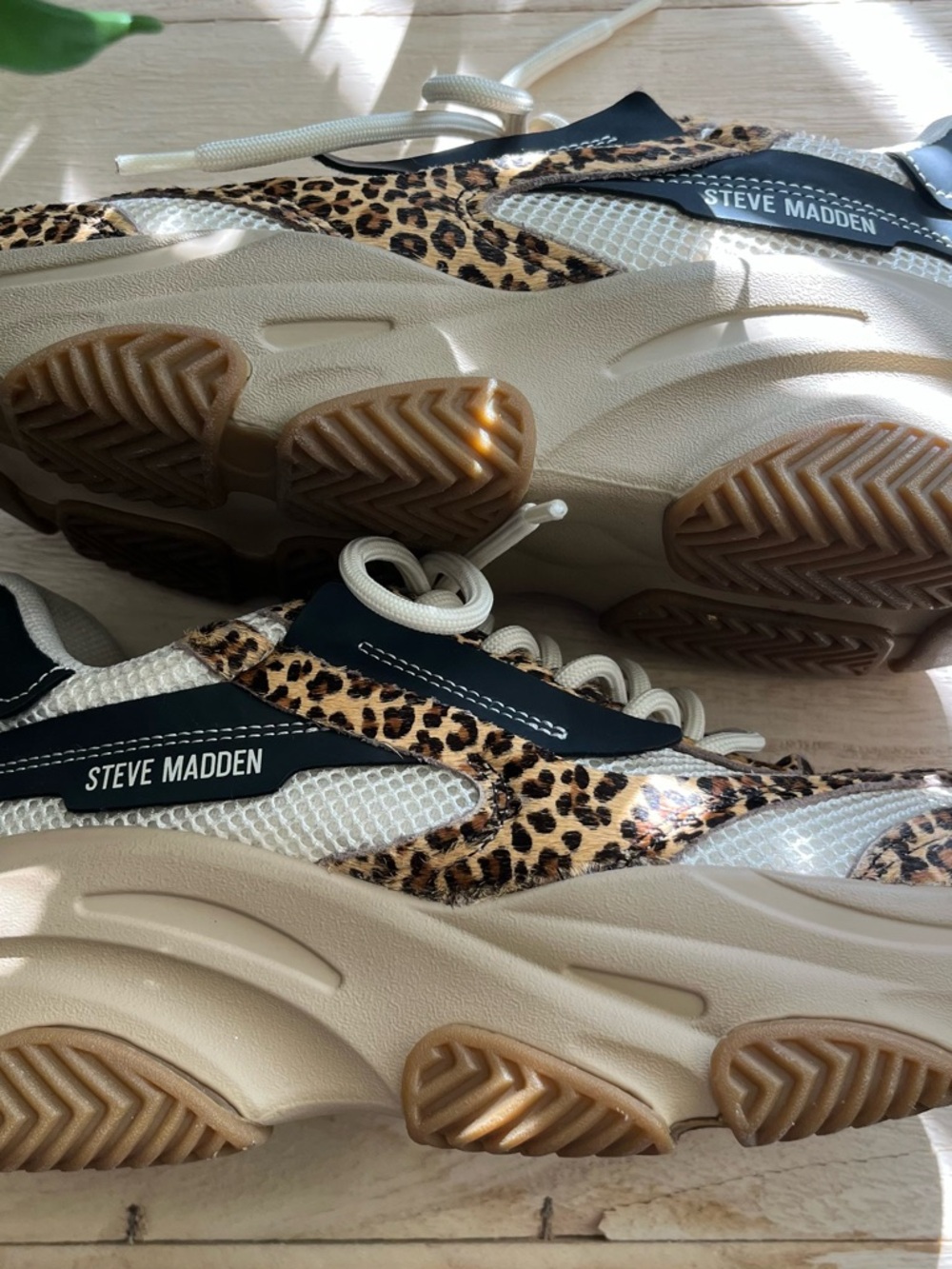NEW Steve Madden Leopard Print Sneakers Lace-Up Casual Shoes Women’s Sz 8.5 - Picture 4 of 8